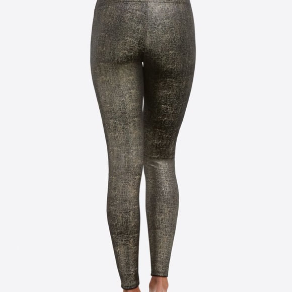 SALE ⬇️ NWT Spanx Velvet Black Gold Shine Legging - Picture 4 of 7